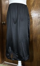 Heavenly Secrets Black Long 26 1/2  Slip w/ Slit Size 34 Medium NICE
