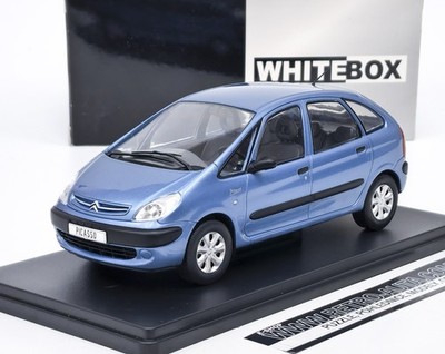 Citroën Xsara Picasso (1999) hellblau metallic WHITEBOX 1:24
