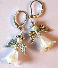 WHITE Acrylic ANGEL FLOWER Glass Pearl earring SP LEVER BACK #XAG