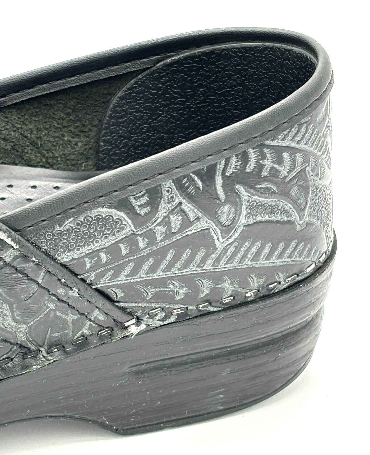 Dansko Professional Clog Black Antique Tooled Women's EU sizes 39 (US 8.5) EUC