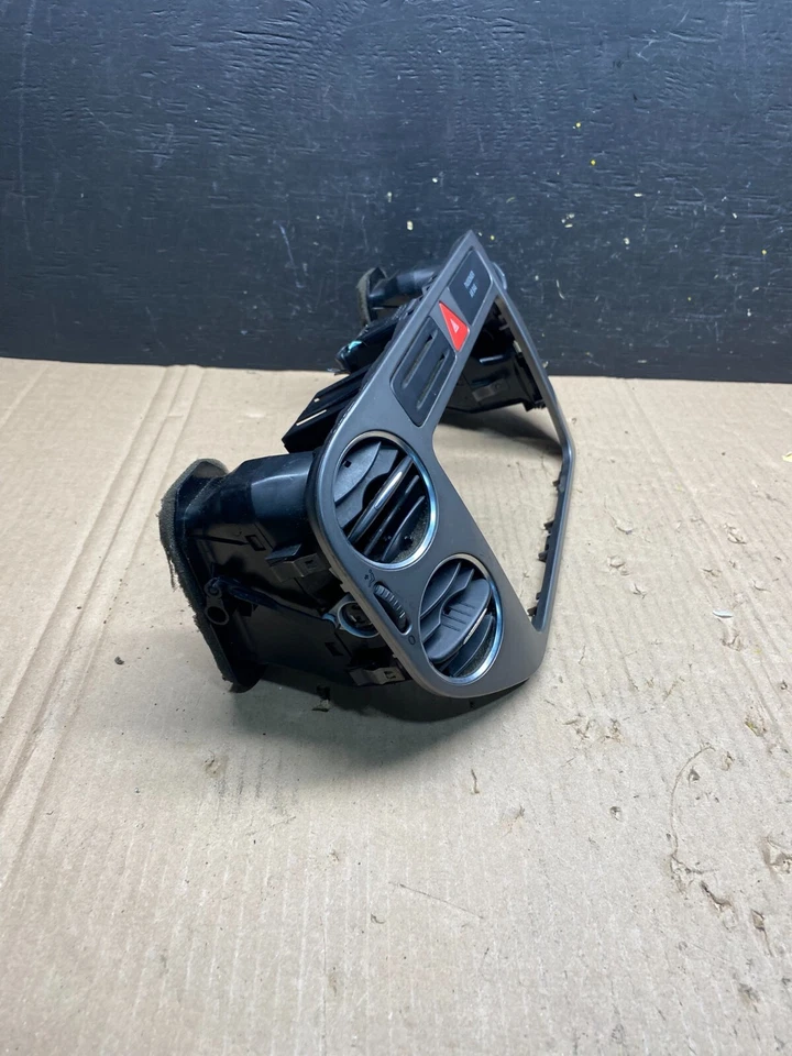 Volkswagen Tiguan 2009 a 2011 tablero central radio bisel moldura N0602 DG Foto 2 de 4