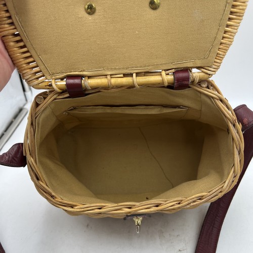 VINTAGE ETIENNE AIGNER CREEL FISHING BASKET BAG CROSSBODY WOVEN PURSE EXCELLENT! - Picture 12 of 14
