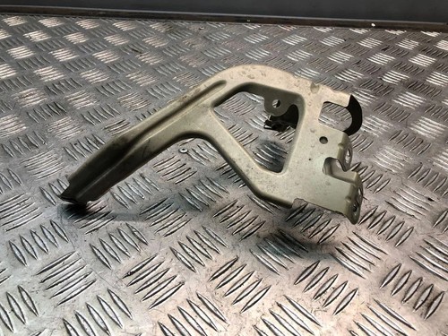 BMW 5 F10 Kotflügelhalter vorne links 4.40 Petrol 2011 33485959