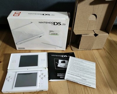 Nintendo DS Lite Konsole in weiß - in OVP - Original  