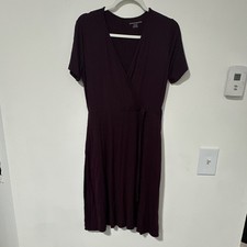 Amazon Essentials Wrap Dress V-Neck Knee Length Short Sleeve Tie Burgundy S
