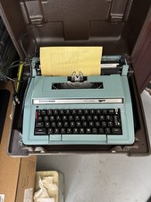 Vintage Smith-Corona Electra C/T Electronic Correction Typewriter with Hard Case thumbnail