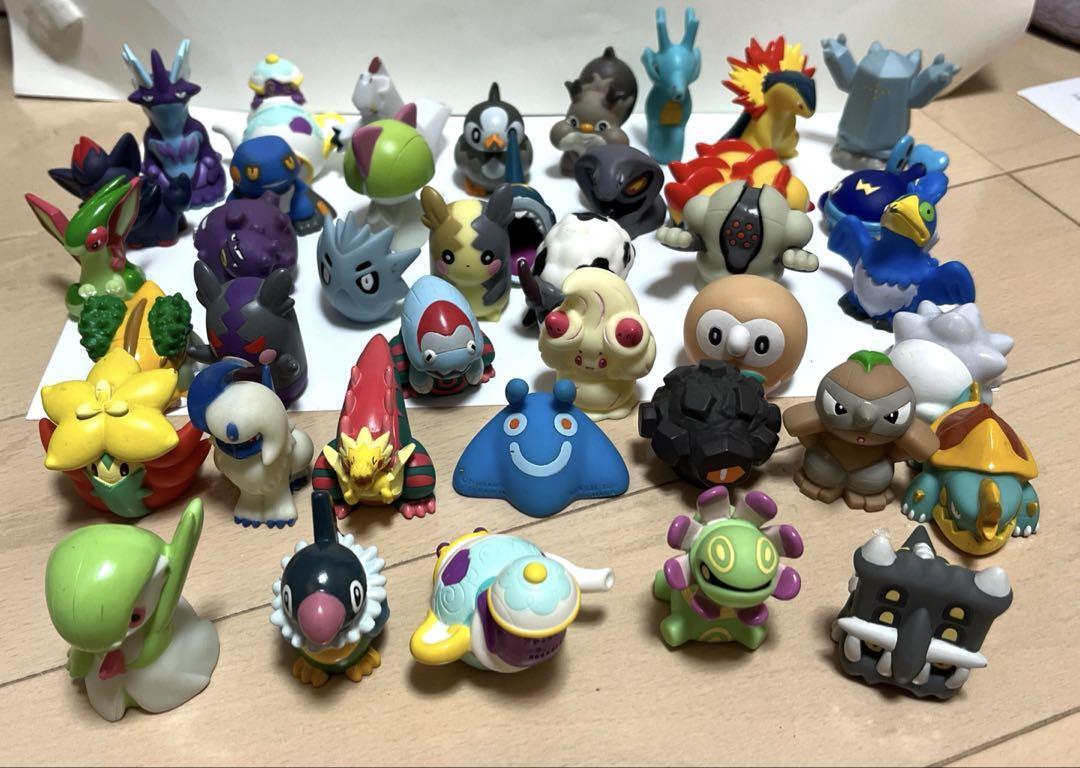 コミック・アニメ POKEMON FINGER PUPPETS set of 46 Pokemon Finger Puppets Set of 46 Figures Vintage Collectible