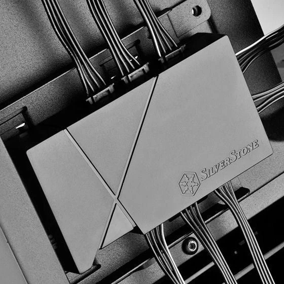 Silverstone LSB01 8 x Port Signal Control RGB Light Strip Controller - Image 3 of 3