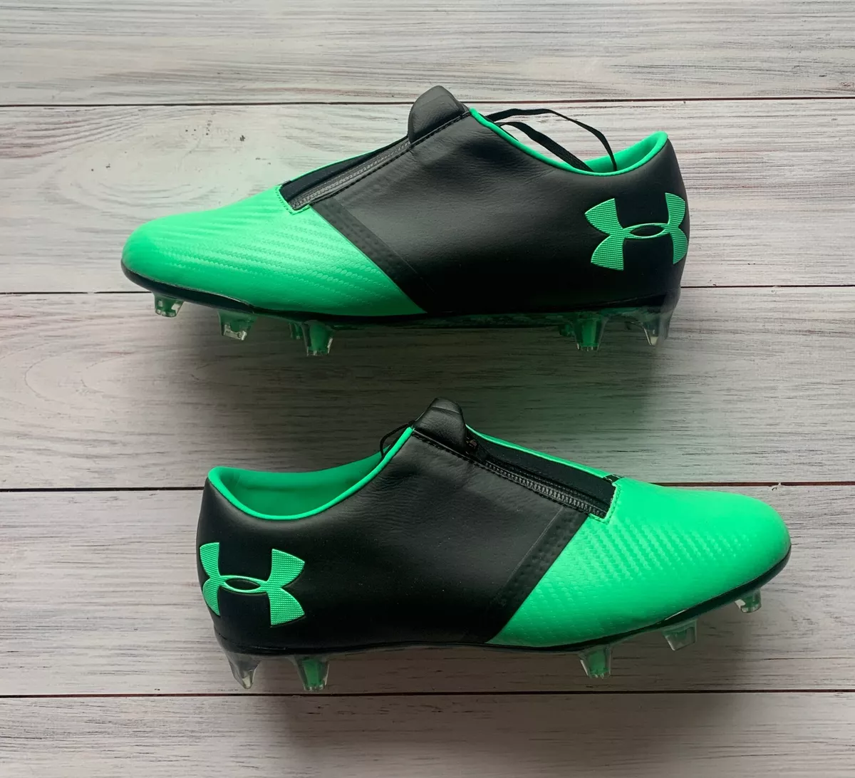 Black under armour deals spotlight cleats