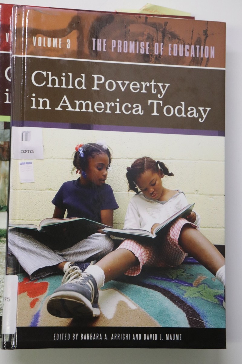 洋書 Child Poverty in America Today Volume 4 Child Poverty in America Today, Volume 4: Children and the