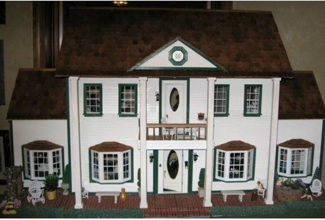 laurel dollhouse