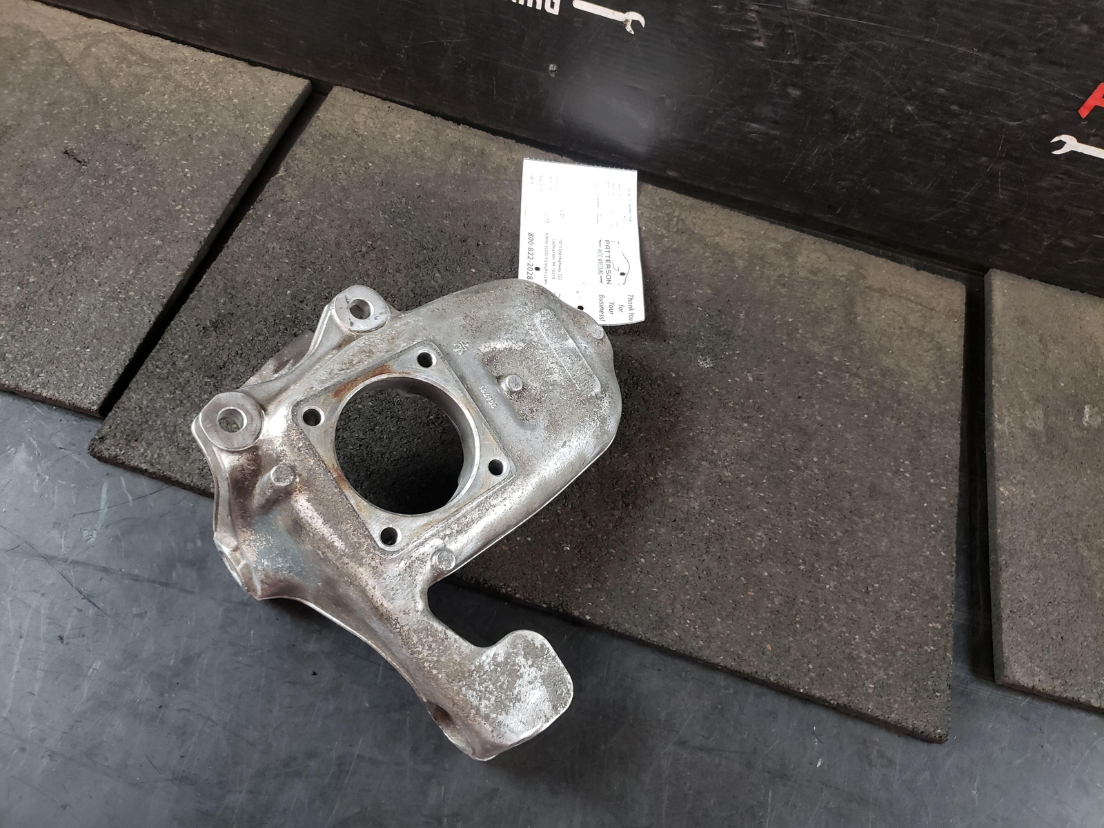 07-12 MASERATI QUATTROPORT FRONT DRIVER LEFT SPINDLE STEERING KNUCKLE 66K MILES