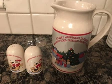 Russ Berrie Holiday happiness Christmas Carolers SCENE Pitcher And Salt/pepper