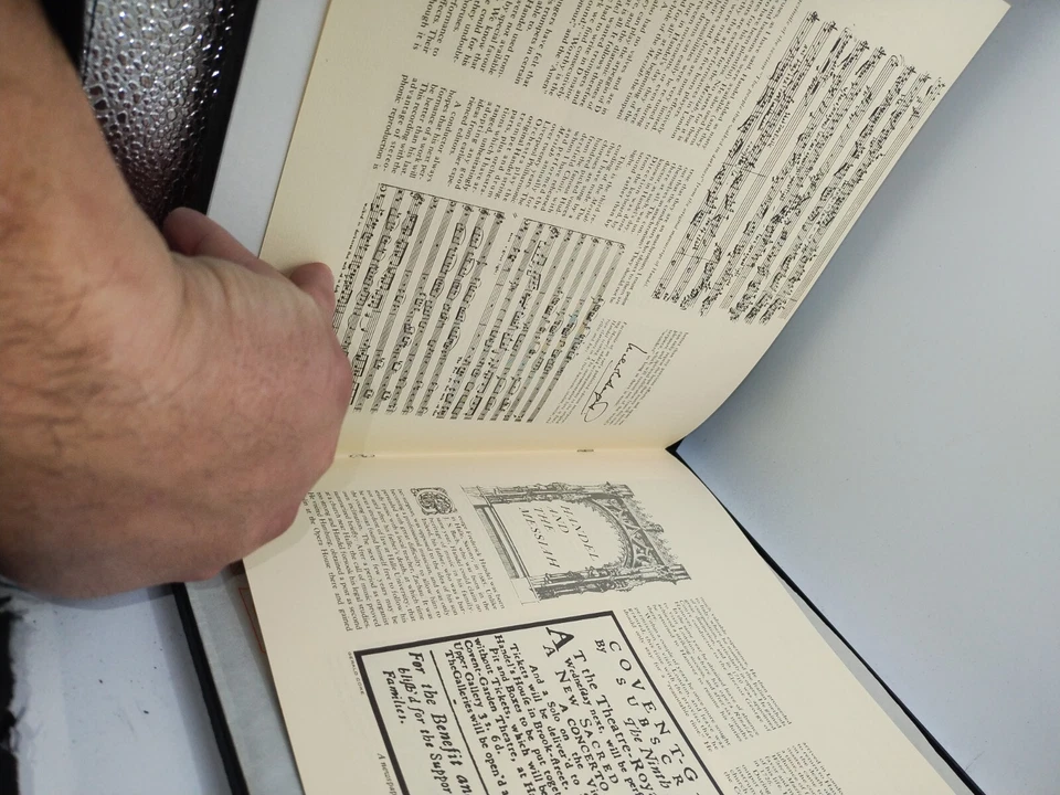 Handel Messiah  Sir Malcolm Sargent  Huddersfield Choral Angel Records  3 LP Box - Image 3 of 4