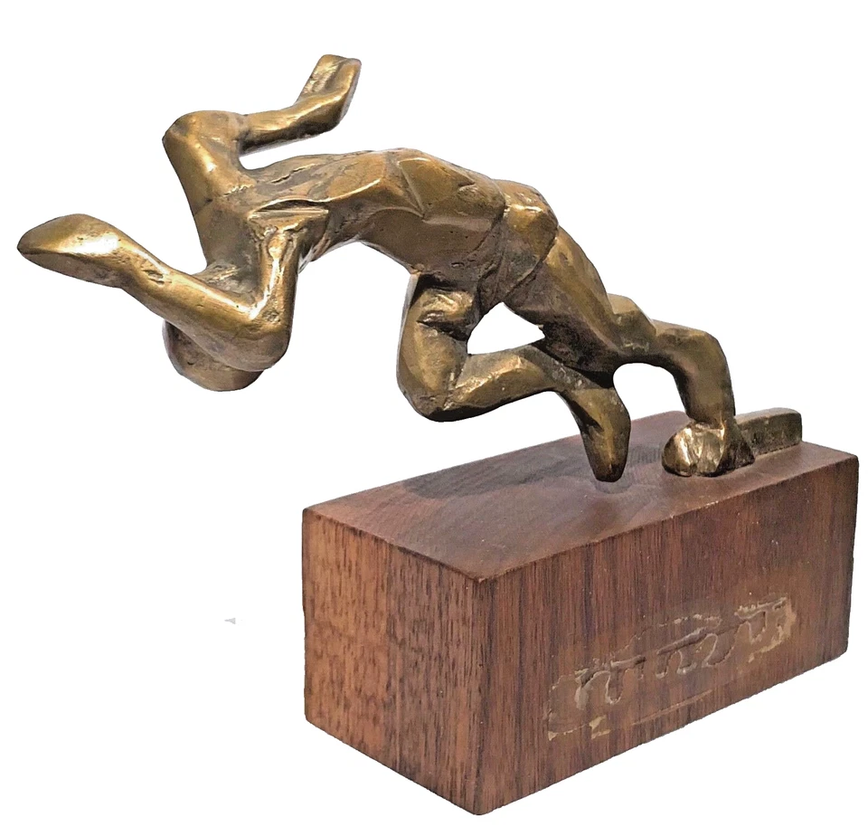 J R 1992 BRONCE BRUTALISTA ABSTRACTO MODERNISTA SPRINTER FIGURA ESCULTURA CORREDOR Foto 2 de 4