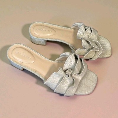 Womens Size 9 W, Bandolino Sandels, Slip On, 1 3/4 Heel, Sq Toe W/ Ruffle Top