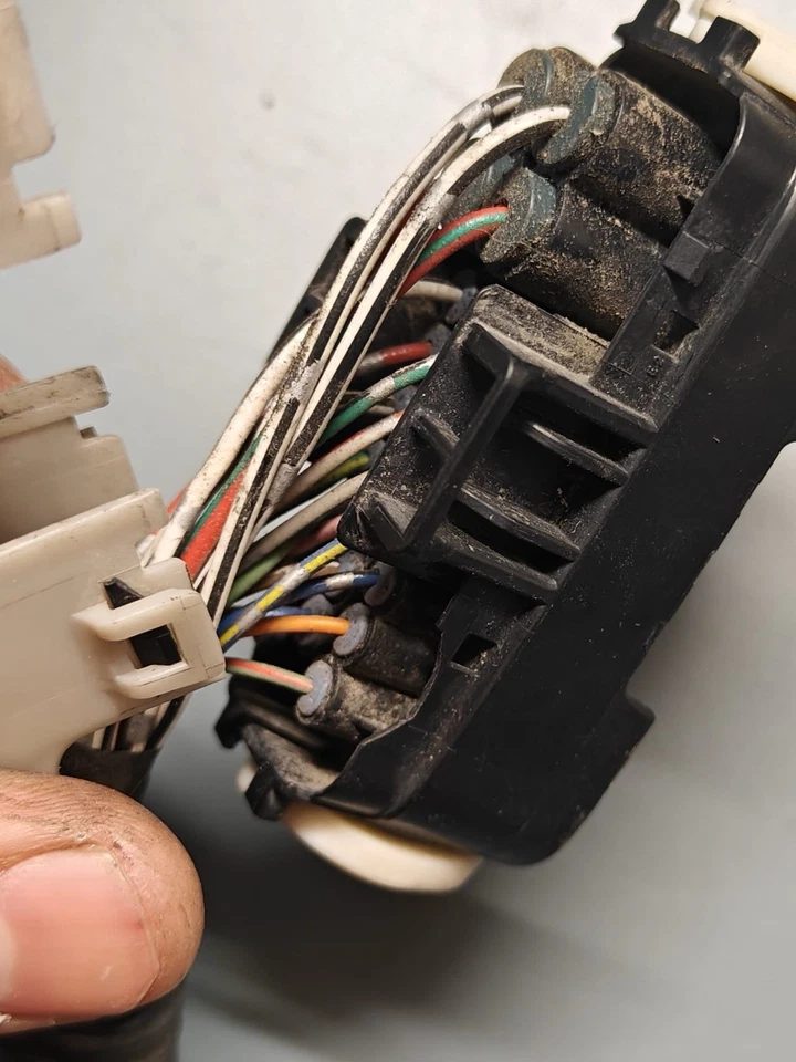 2006-2013 Lexus IS250 IS350 ISF OEM Headlight Connector Plug Front Right Side - Изображение 4 из 4