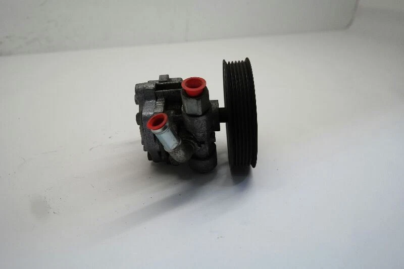 Bomba de dirección asistida Chrysler 200 2011-14 6 velocidades  Foto 2 de 4