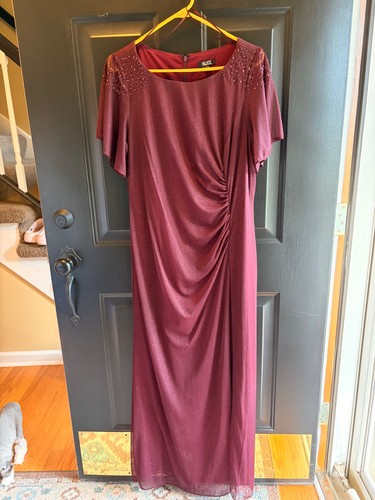SLNY Women’s Formal Evening Dress Size 14W – Burgundy Beaded Shimmer Gown