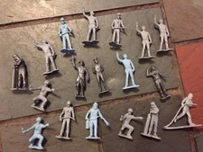 MARX CAPE CANAVERAL 18 SP 54mm FIGURES ORIGINAL BLUE  RE-CAST SILVER  GREY