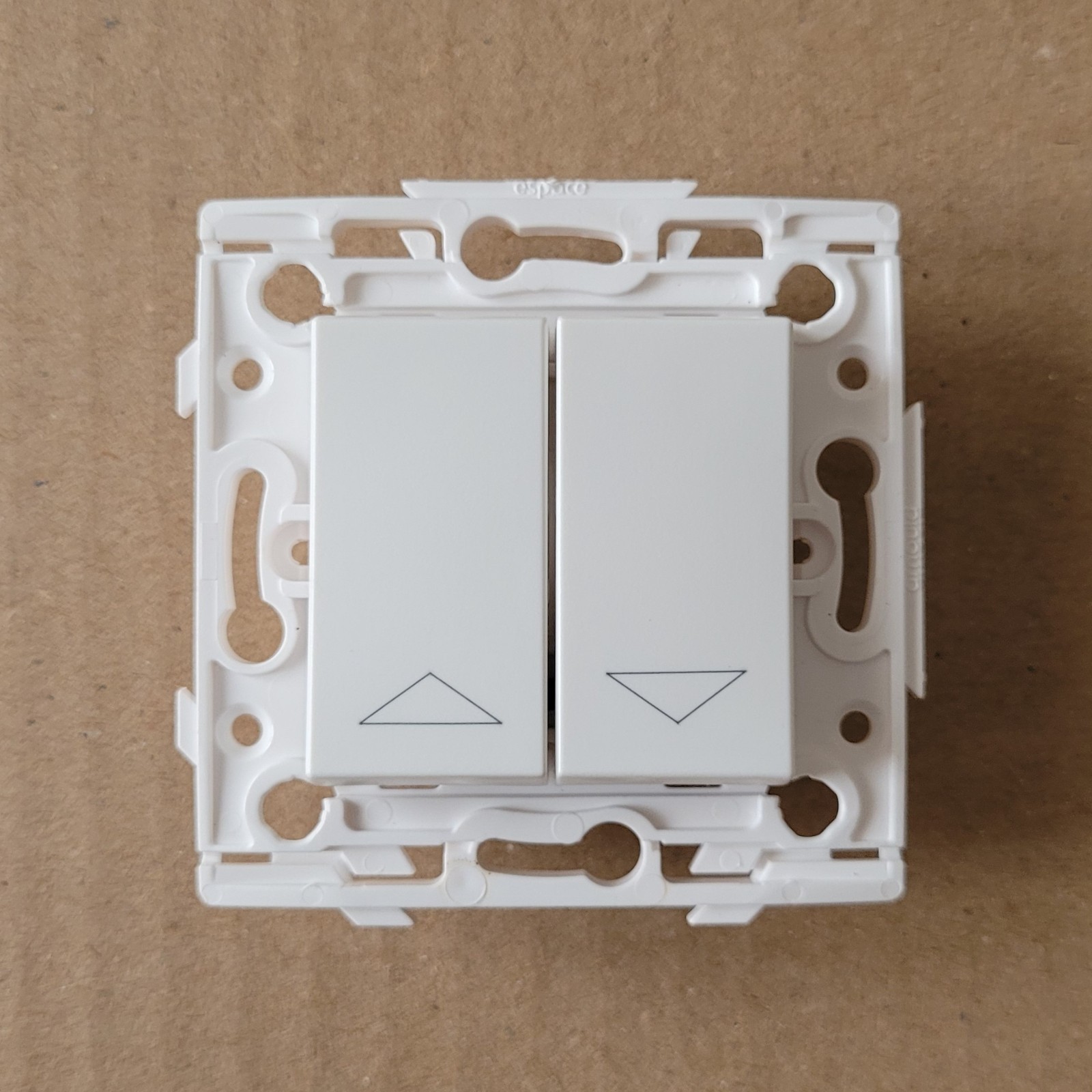 Inverseur volet roulant fixe Arnould solution pour remplacer un interrupteur cassé