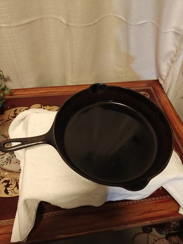 Griswold No.10 Large Logo Cast Iron Skillet No. 716