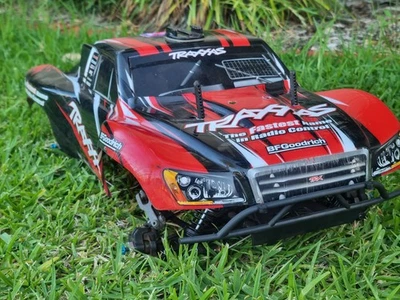 Traxxas Slash heavily upgraded - READ DESCRIPTION - image 1 of 4