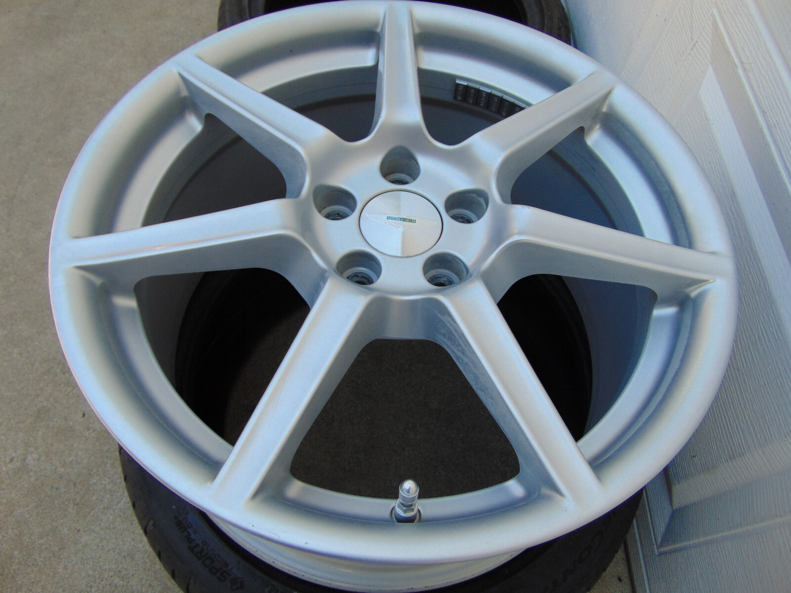 1 USED Silver OEM Aston Martin Vantage 19X9.5 REAR Rim TPMS 6G33-1007 FREE SHIP