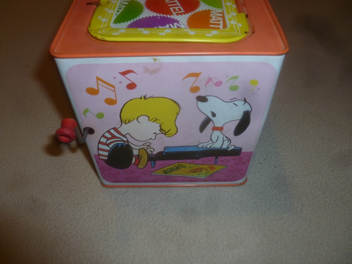 VINTAGE MATTEL SNOOPY JACK IN THE MUSIC BOX PEANUTS CHARLIE BROWN