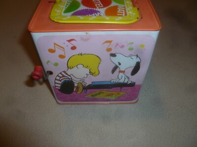 VINTAGE MATTEL SNOOPY JACK IN THE MUSIC BOX PEANUTS CHARLIE BROWN