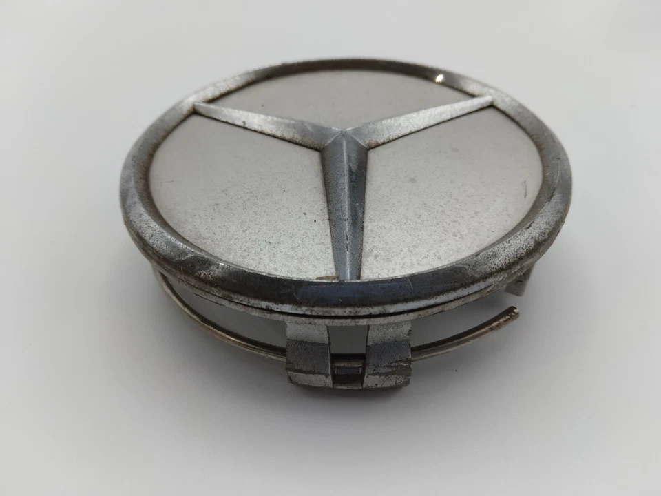 Tapa central One Mercedes-Benz Clase C W203 C240 C320 PN 220 400 02 25 OEM Foto 4 de 4