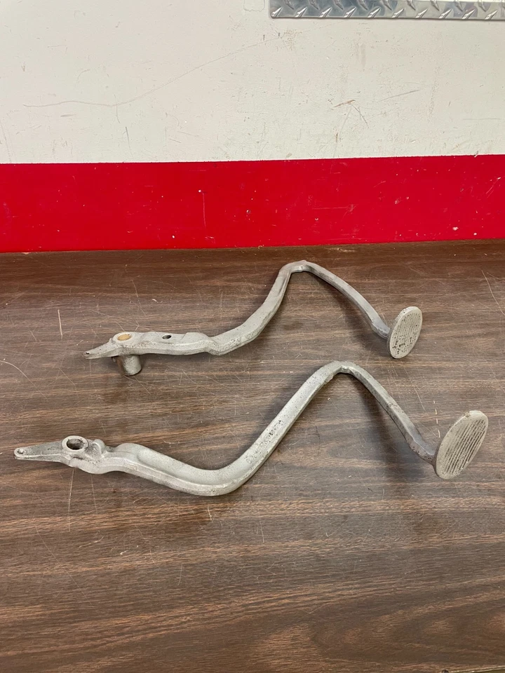 Dodge B1 Pilot House 1948-1951 camioneta pickup embrague y pedales de freno original Mopar Foto 4 de 4