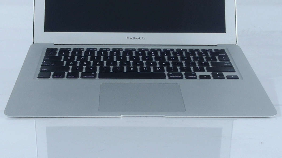 Apple MacBook Air i5-4250U 13 Apple MacBook Air i5-4250U 13