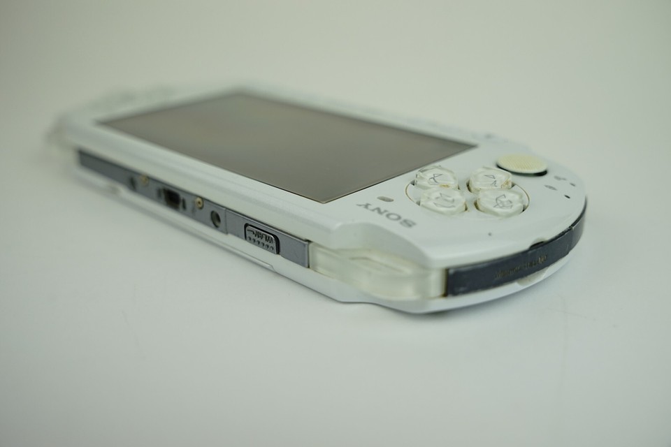 Sony PlayStation PSP 1000/2000/3000 Console with Charger/New Battery ...