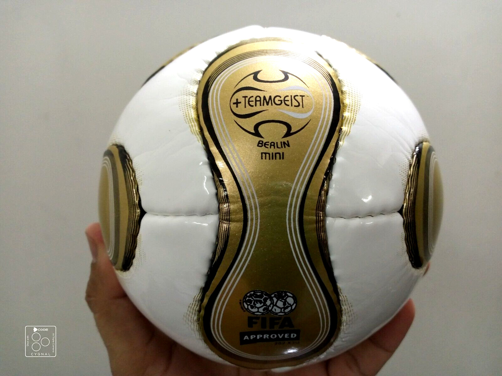 Mini balón oficial Adidas Teamgeist de la Copa Mundial de la FIFA 2006 talla Berlín. 1
