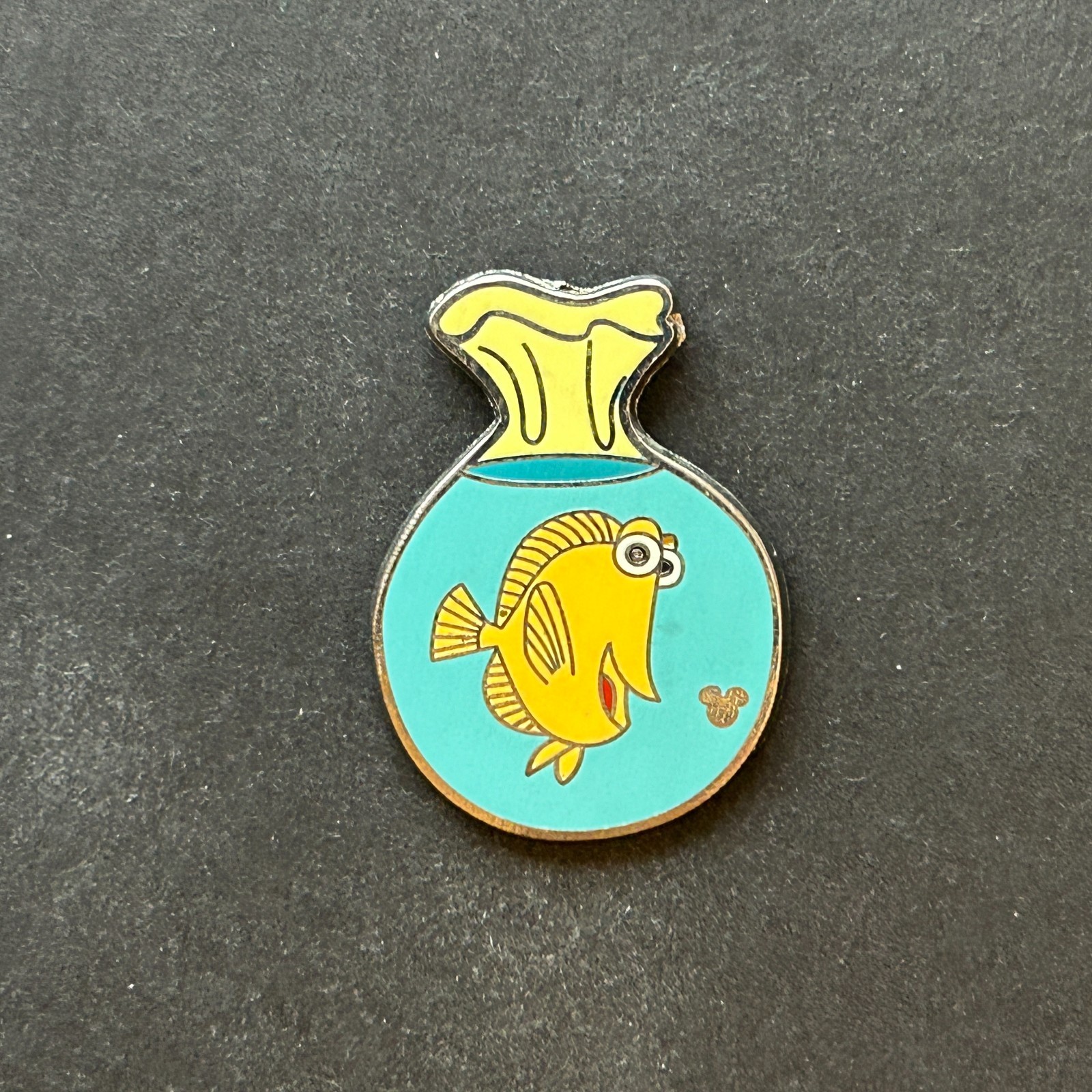 DLR - Bubbles - Finding Nemo Cast Lanyard Series 3 2005 Disney Pin 39035