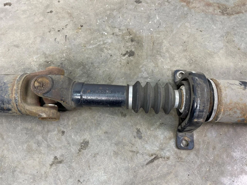 2003-2010 Ford F-350 Super Duty Rear Drive Shaft Assembly 141" WB 2WD 6.4L OEM - Image 3 of 4