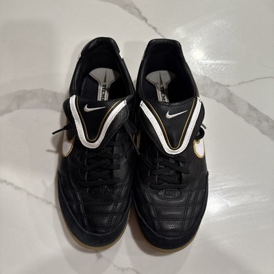 NIKE BLACK TIEMPO INDOOR TRAINERS R10 RONALDINHO Sz 7.5
