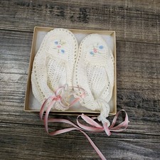 Crocheted baby girl shoes CC