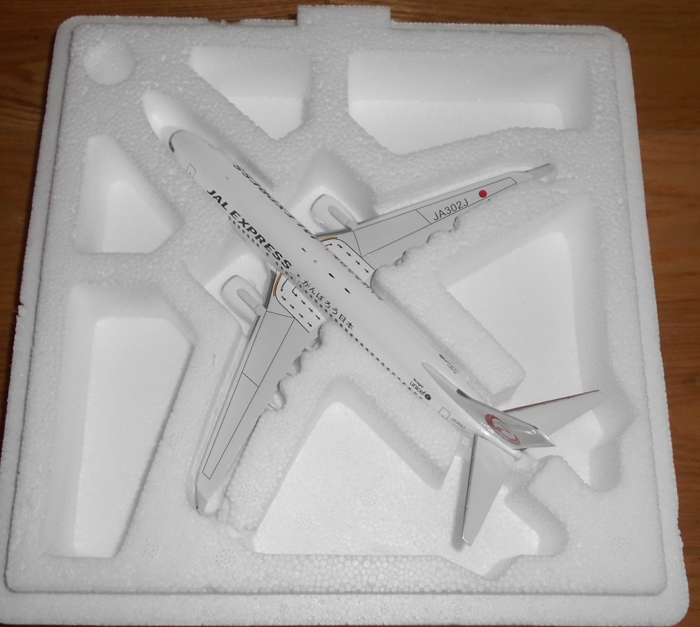 Bbox 1/200 B737-800 Jal Express Ja302J Let'S Do Our Best Bbox 1/200 B737-800 Jal Express Ja302J Let'S Do Our Best