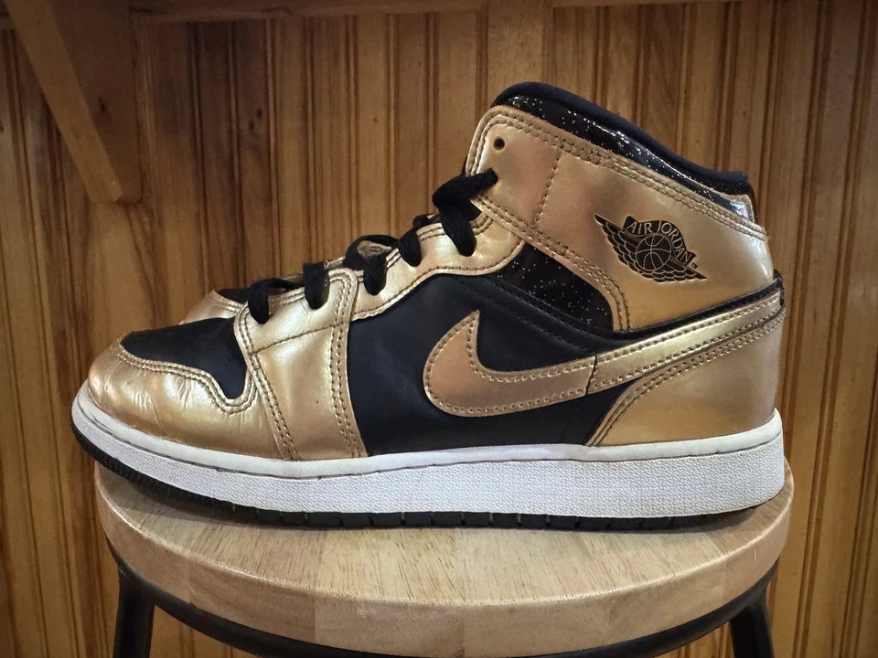 Air Jordan 1 Mid Shoes Mens Size 7Y Black Metallic Gold DR6967-071 Basketball - Image 3 of 4