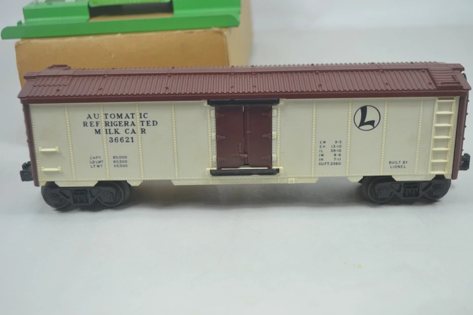 LIONEL POSTWAR 3662 MILK CAR, WHITE BOX, UNRUN-BOXED, 1960'S - Image 2 of 4