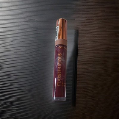 Catrice: Marble-Licious Liquid Lip Balm -  050 Strawless Flawless - 4 ml