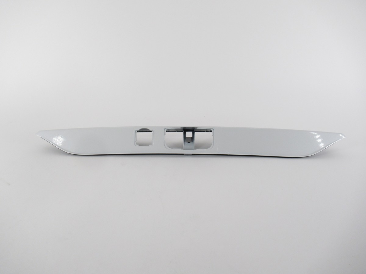 Genuine OEM Honda 74890-TLA-A31ZD L gate License Molding Finish