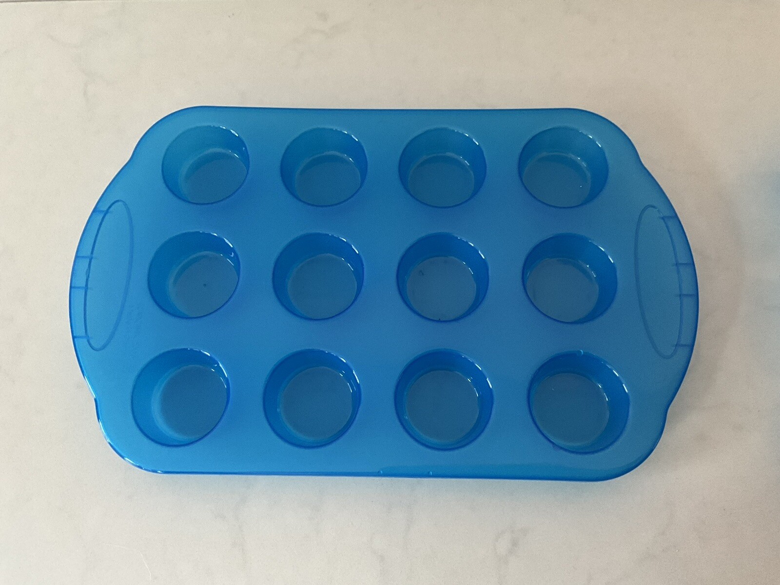 Ice Shot Glasses Mold Tray Makes 12 Small Glasses For Party BBQ Cocktails Cheers