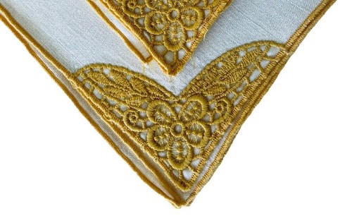 Kemp & Beatley 4 Napkin Set Cream/Gold Linen Embroidered Vintage 12.25” x 16.5” - Picture 3 of 7