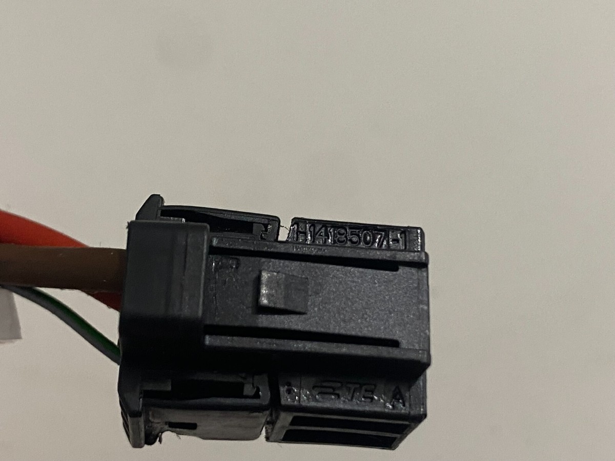 Genuine Mercedes Benz Wiring Loom Harness Plug Connector