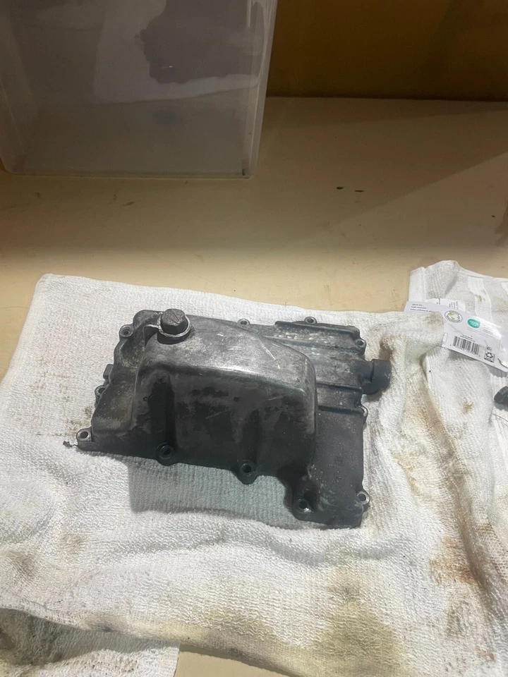 Sumidero de cárter de aceite usado OEM para Kawasaki Ninja ZX7R 1996-2003 - Buen estado Foto 3 de 3