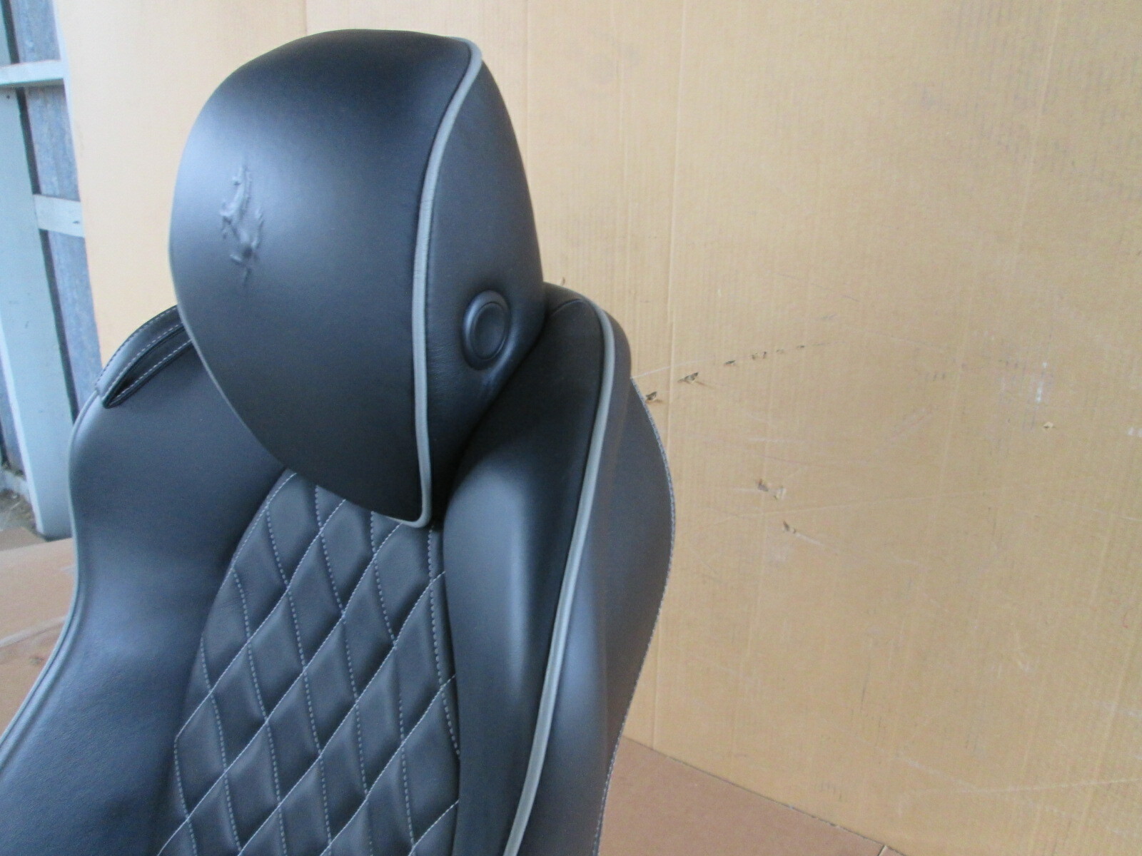 Ferrari California - RH Seat Complete
