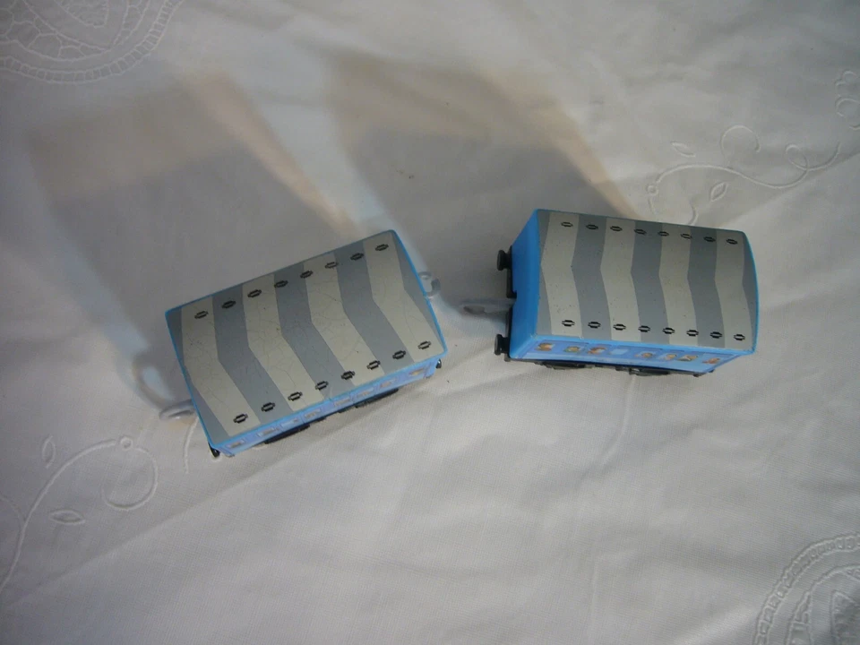 Thomas & Friends Trackmaster Clarabel Annie Entrenadores de Pasajeros Avión Azul Volador Foto 2 de 3